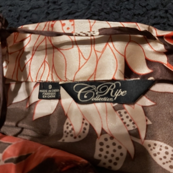 Cute floral and polka dot dress - Picture 3 of 4